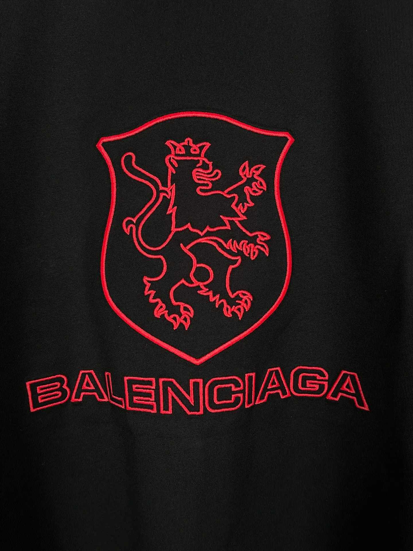 【 . Quality】BALENCI*GA/ BALENCI*GA#New Arrival，2025New Arrival LION CLUB LOGO T . 。 ZP . 260 ， . . . . Color Change。 。 ， 。 。 . OS . Same Style ：BL 253623 ：Black Size：XS S M L